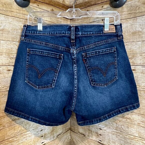 LEVI'S 515 SIZE 12 MID RISE DENIM CASUAL COASTAL EVERYDAY COMFORT MIDI SHORTS - Picture 2 of 3